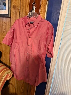 Arrow Men's Short-Sleeve Button-Down Shirt in Rose Red